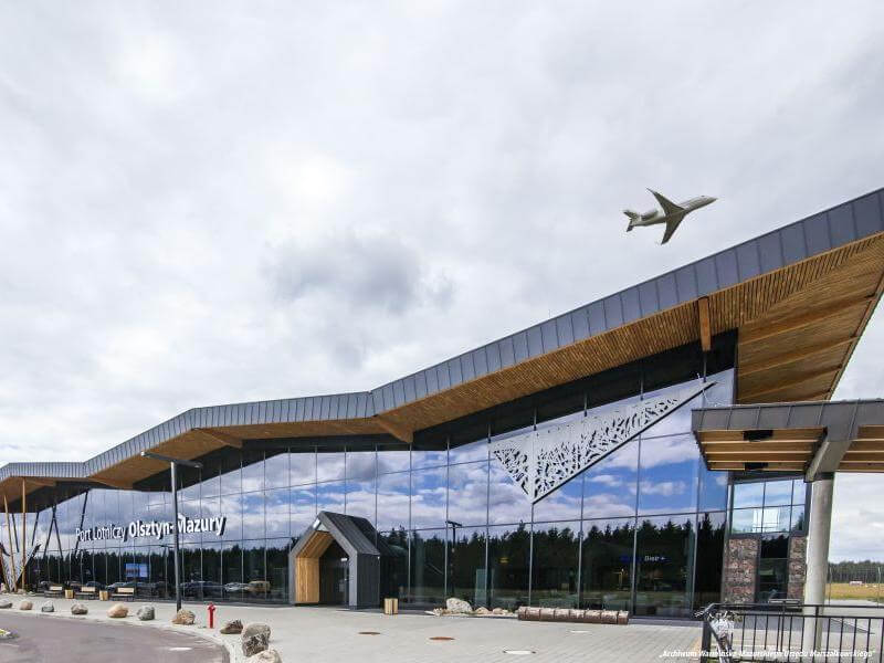 100-tysięczny pasażer na lotnisku Olsztyn-Mazury na zakończenie wakacji